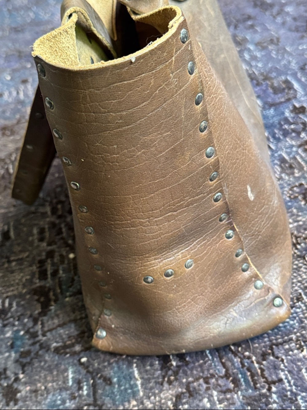 Cydwoq - Handcrafted Brown Leather Tote Bag - Picture 5 of 5